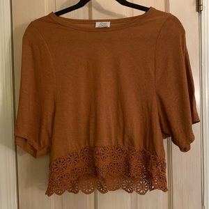 🍁 Zara crop top with lace trimmings 🍂